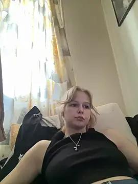 Julie_Cutie from StripChat is Freechat