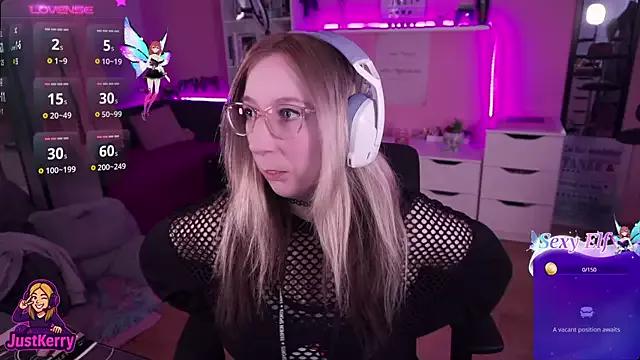 JustKerry from StripChat is Freechat