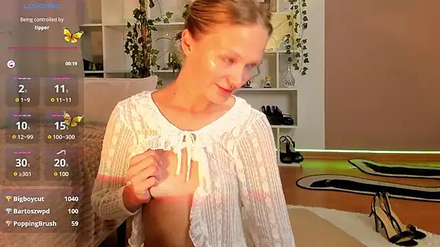 Kara_smalltits from StripChat