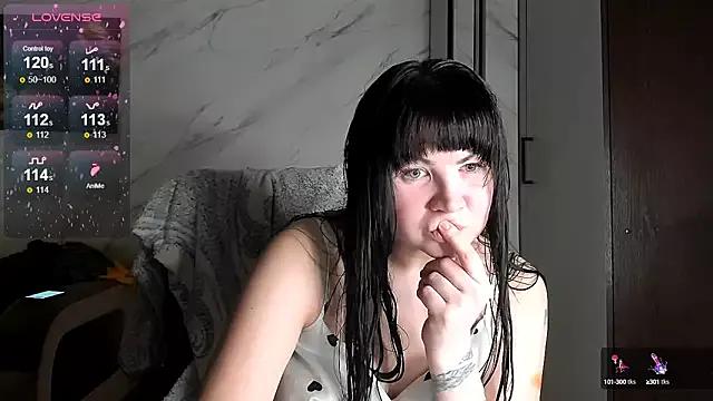 KarinaGoddess from StripChat is Freechat