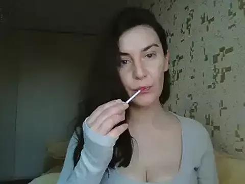 KatalinaQE from StripChat is Freechat