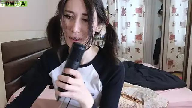 KawaiiNullify from StripChat