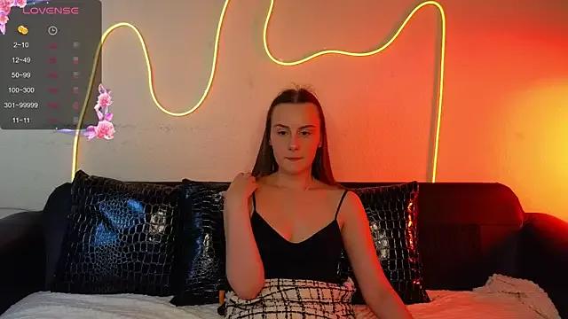 Kelly_Cartier from StripChat