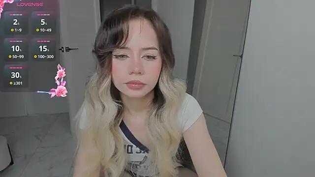 KellyBarton from StripChat