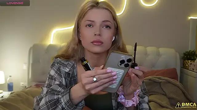 kellypeachcake from StripChat is Freechat