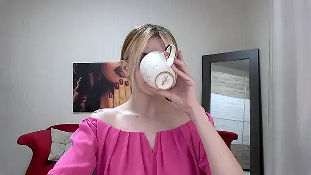 KellyStone from StripChat