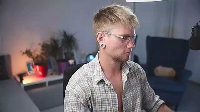 kevin-park from StripChat is Freechat