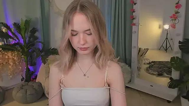 kikishyness from StripChat