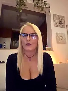 kikkastar from StripChat