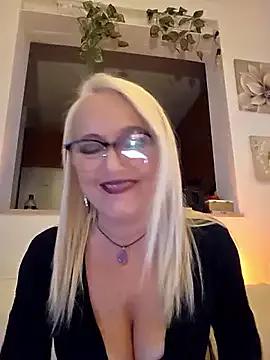 kikkastar from StripChat