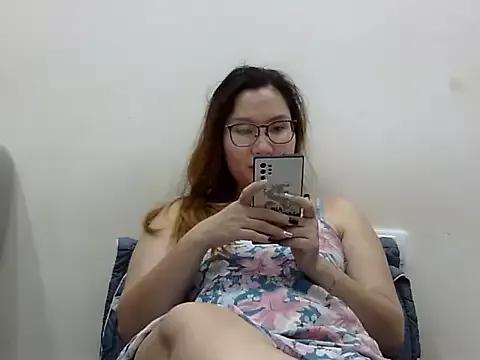 Kiko_sunflower from StripChat is Freechat