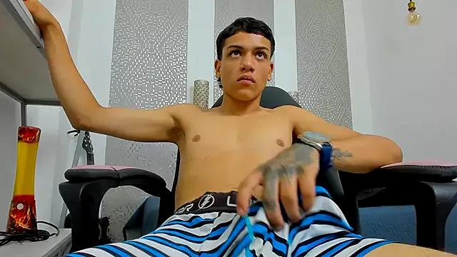 kinky_spice69 from StripChat