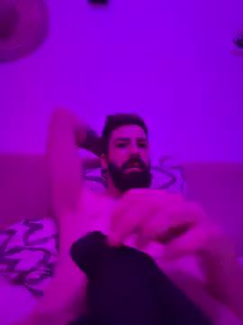 kinkyguy04 from StripChat