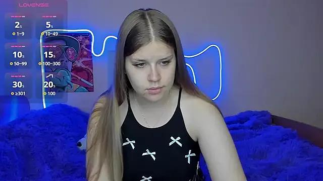 KiraKyler from StripChat is Freechat