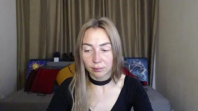 Kiss_julli88I from StripChat