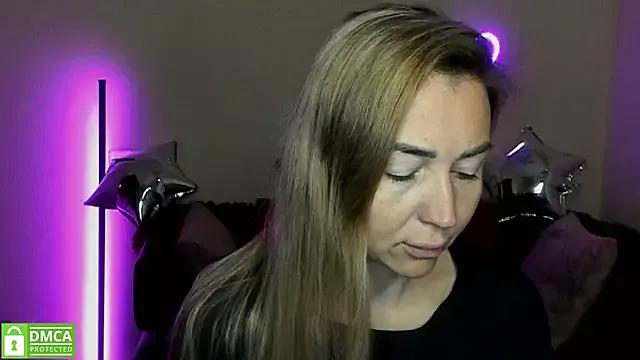 Kiss_julli88I from StripChat