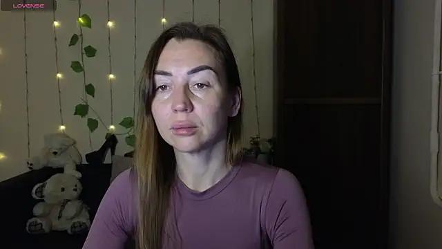 Kiss_julli88I from StripChat