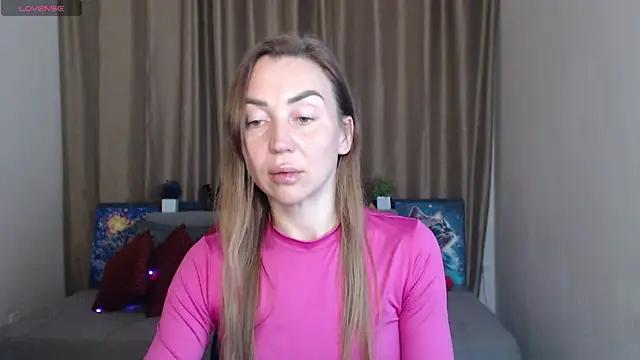 Kiss_julli88I from StripChat