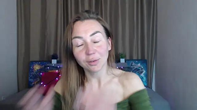 Kiss_julli88I from StripChat