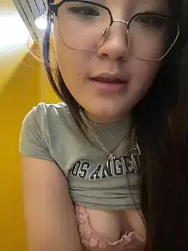 KissMeEva from StripChat is Freechat