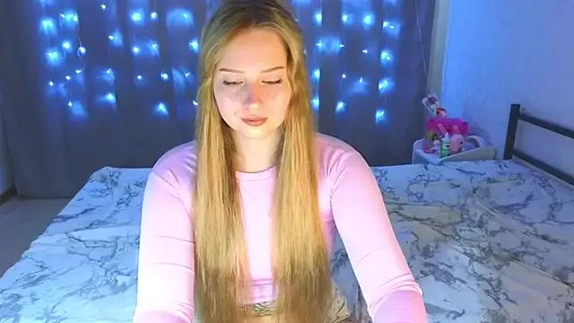kitten_kiss from StripChat
