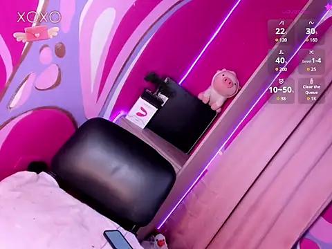 Kittenlissi from StripChat