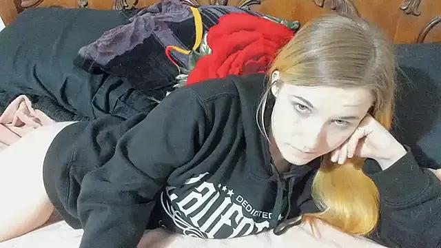 Kitty_DaCocks from StripChat