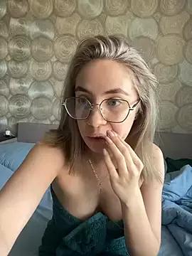 Kitty_Katrine from StripChat
