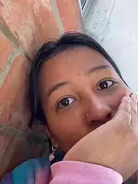 kitty_moon1 from StripChat