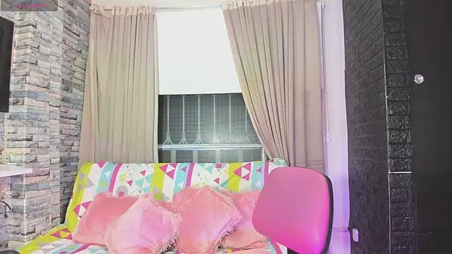 kitty_queen10 from StripChat