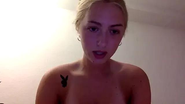 Kitty_Swetty from StripChat