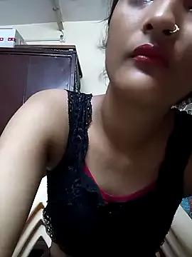 KittyBby14 from StripChat
