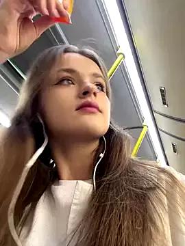KittyQueeny from StripChat is Freechat