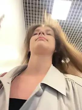 KittyQueeny from StripChat