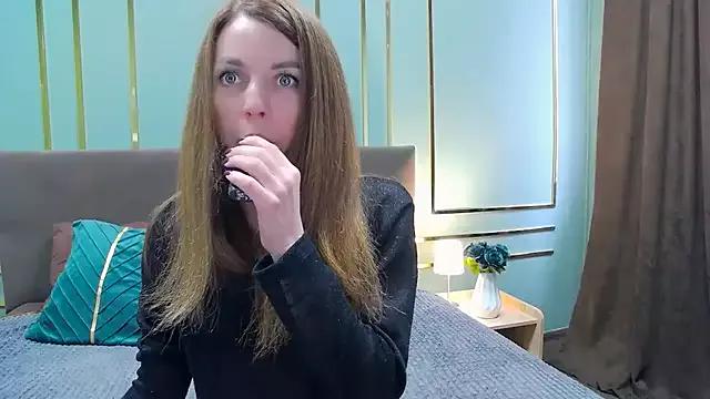 KrissBird from StripChat is Freechat