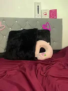 KristalGrey_26 from StripChat is Freechat