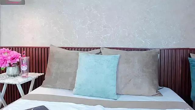 KristalJhonsonn from StripChat is Freechat
