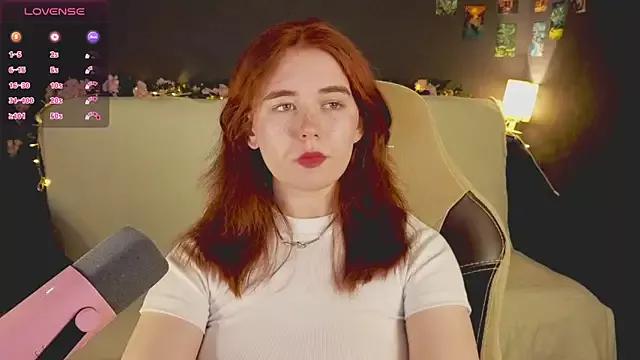 Kwinela from StripChat is Freechat