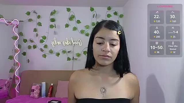 Lalalutsy_tay from StripChat