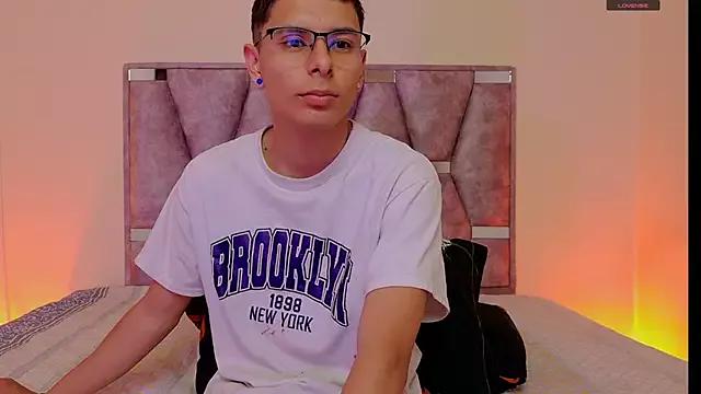 lana_and_liam_ from StripChat is Freechat