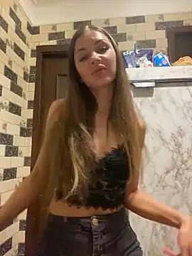 Lanaa19 from StripChat