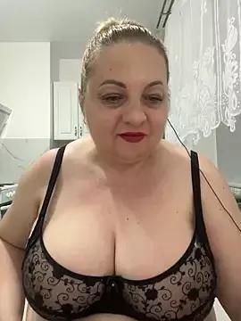 LanaSoftt from StripChat