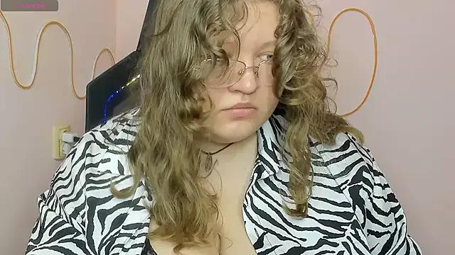 LannyBarrby from StripChat is Freechat