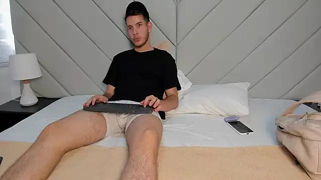 lara_and_danny from StripChat is Freechat