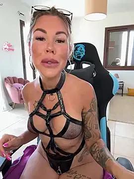 Lara_Bergmann from StripChat is Freechat