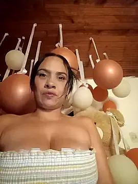 Lara_Honey111 from StripChat