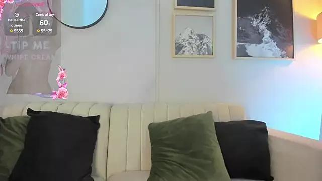 lara_madisson from StripChat