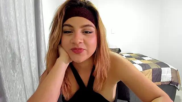 Lara_nixx from StripChat