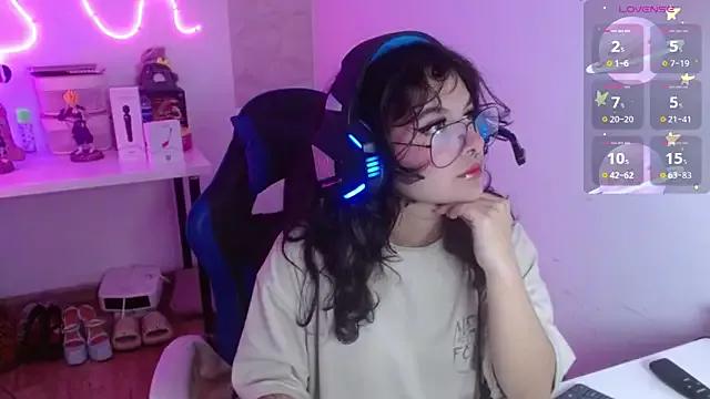 larah_uwu from StripChat is Freechat
