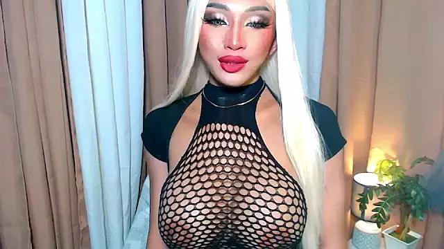 LarsMarieGray from StripChat is Freechat